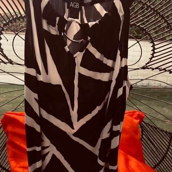 AGB black and white Belted top.Size S - Picture 3 of 6